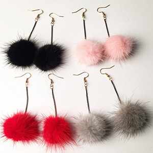 brincos-de-pompom-pelucia-par-cor-unica-D_NQ_NP_956115-MLB25178080686_112016-F