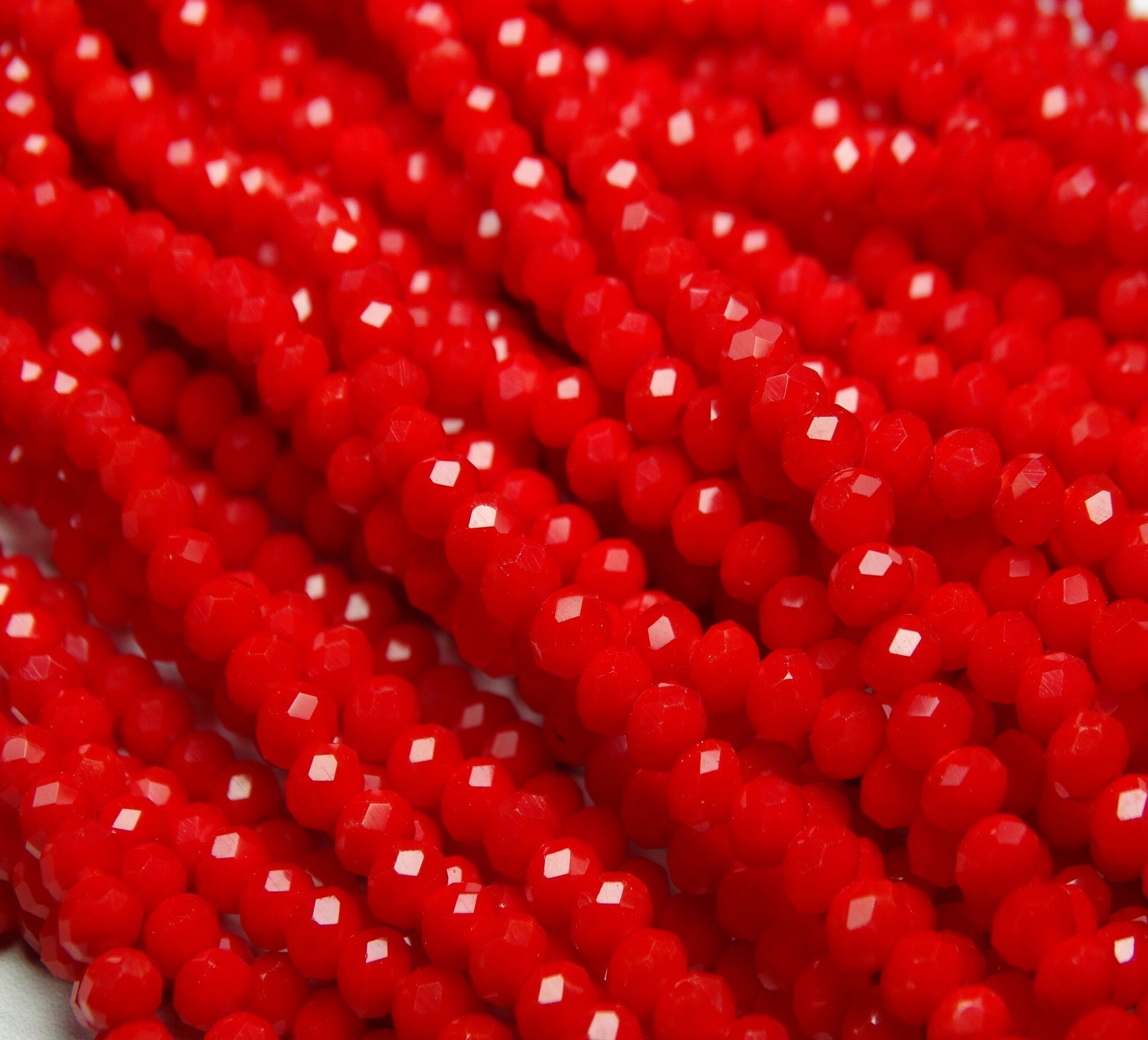 БН002НН23 Хрустальные бусины "рондель", цвет: ярко-красный непрозрачный, 2х3 мм, кол-во: 95-100 шт.